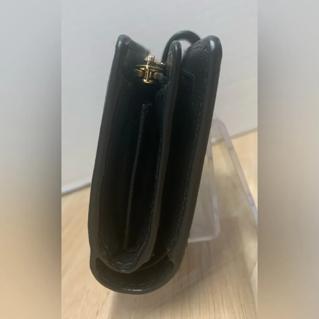 Michael Kors Wallet Jet Set Travel Black/Gold Bi-fold Snap - Image 4