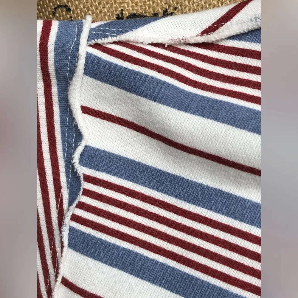 Alternative Beach Vibe Slit Sides Top (L) NWOT - Image 9