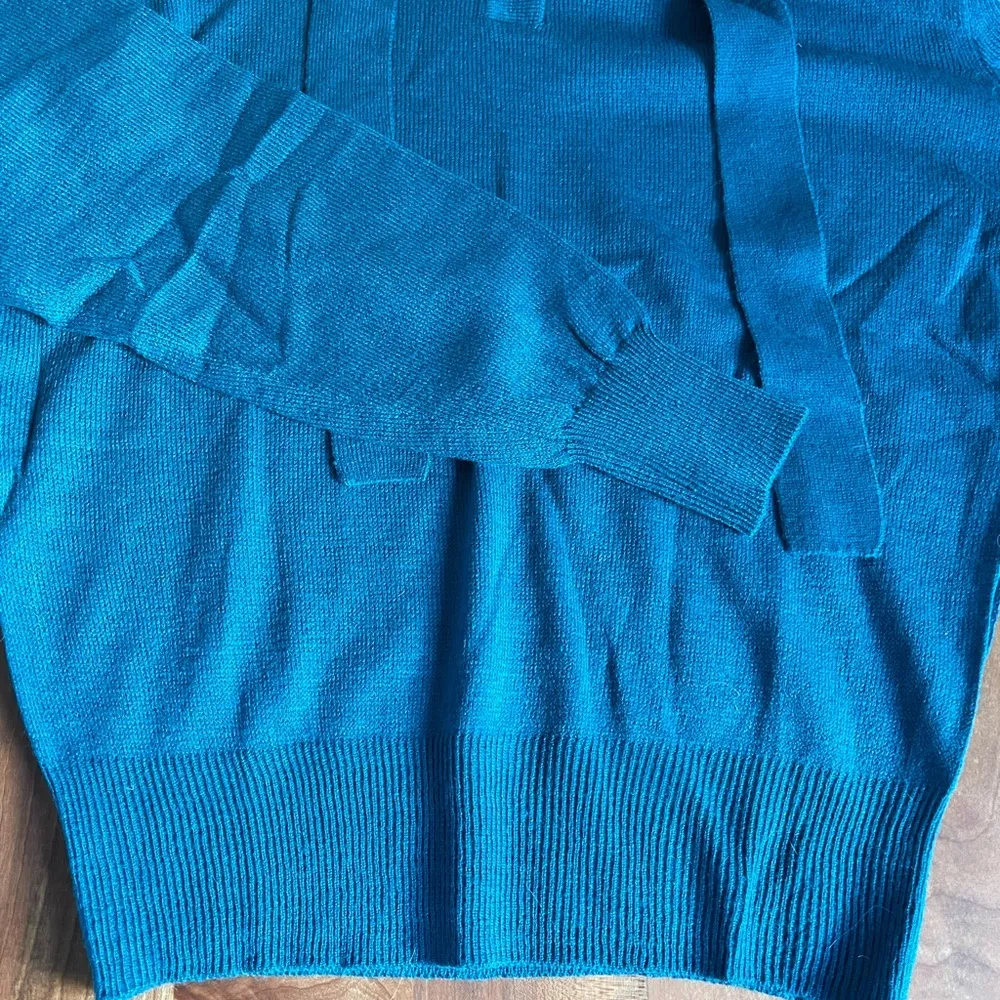 Vintage 70’s NWT Made in Korea Blue Acrylic Pussy Bow Sweater Size M Size M - Image 3
