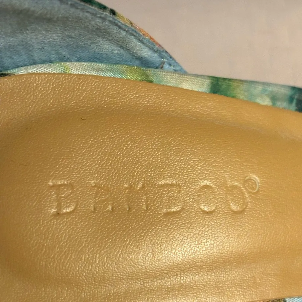 Floral Heels by Bamboo Size 10 - Image 6