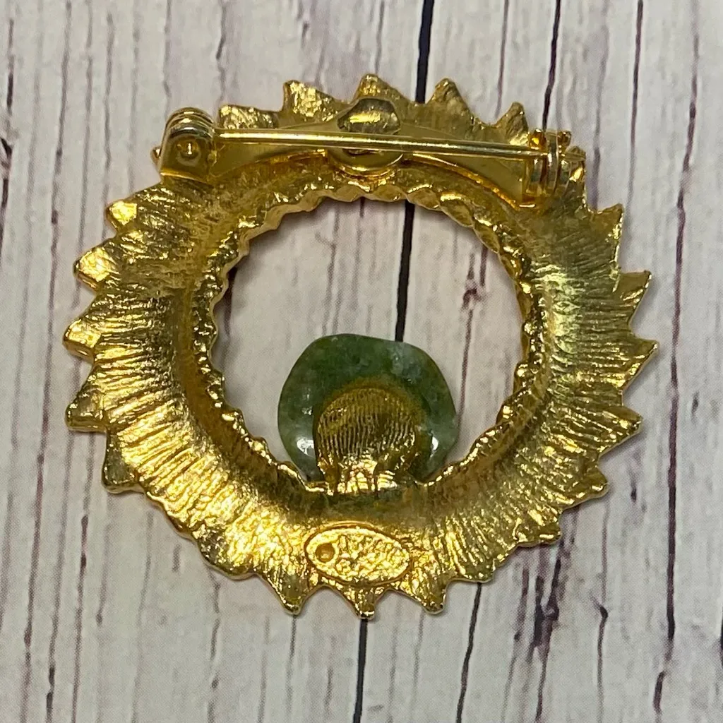 Dubarry Fifth Avenue Wreath Brooch – Gold Tone with Nephrite Jade, 1.5” - Image 7