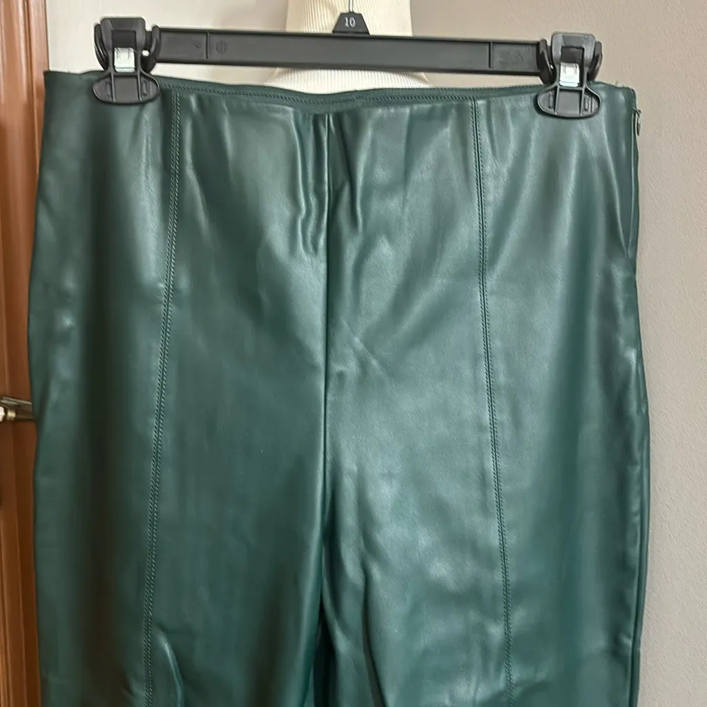 - New Ann Taylor The Faux Leather Seamed Side Zip Legging - Image 4