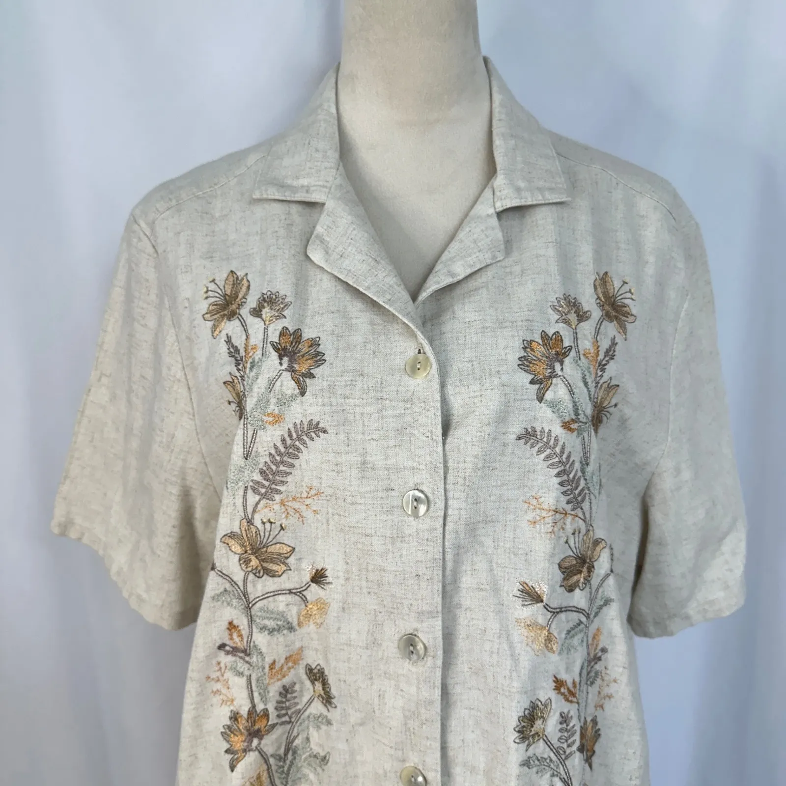 Bonworth  Embroidered Linen Blend Button Down Blouse Short Sleeve Petite Medium‎ - Image 2