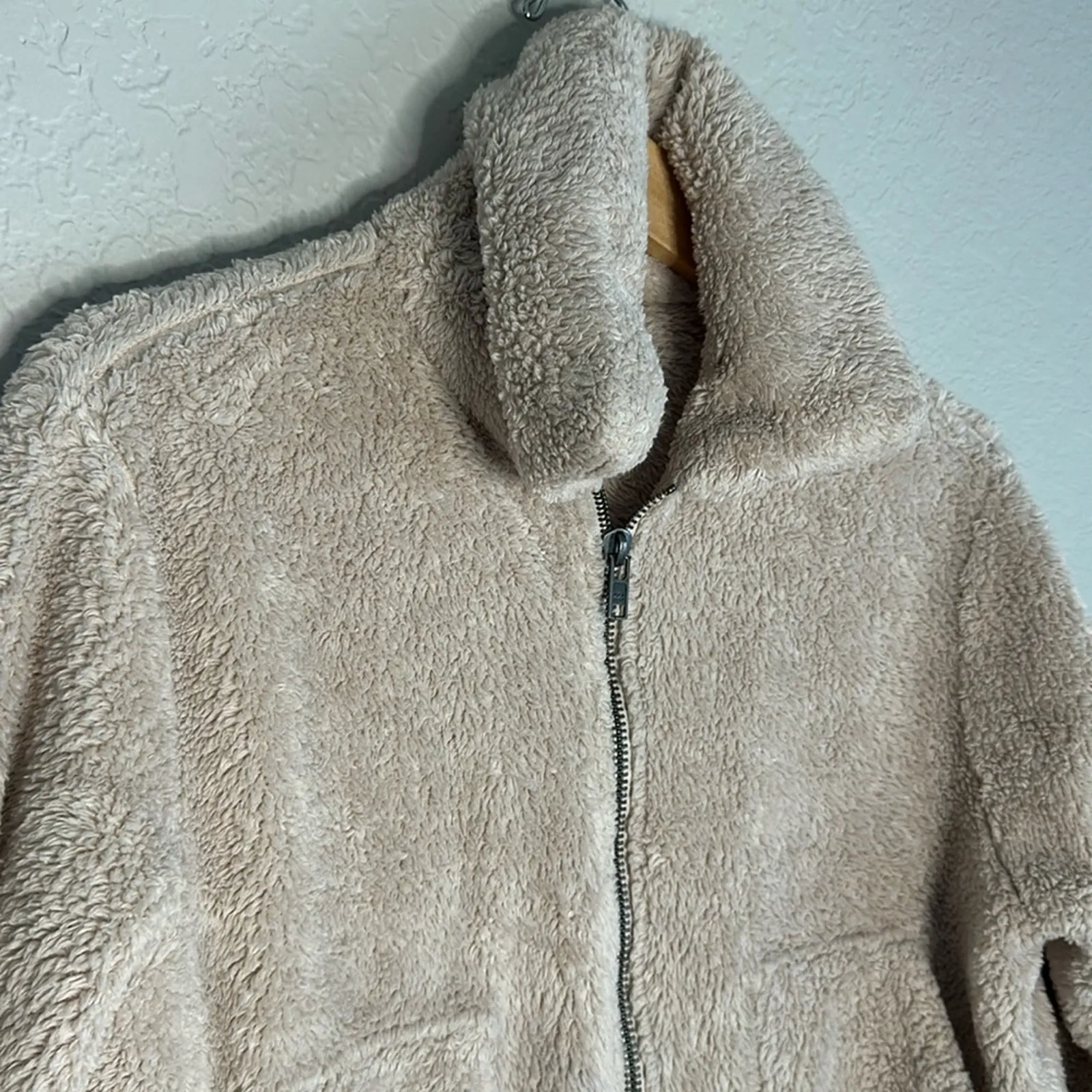 Billabong Teddy Faux Fur Full Zip Jacket Warm Cozy Fall Pockets Tan Winter Hygge - Image 2