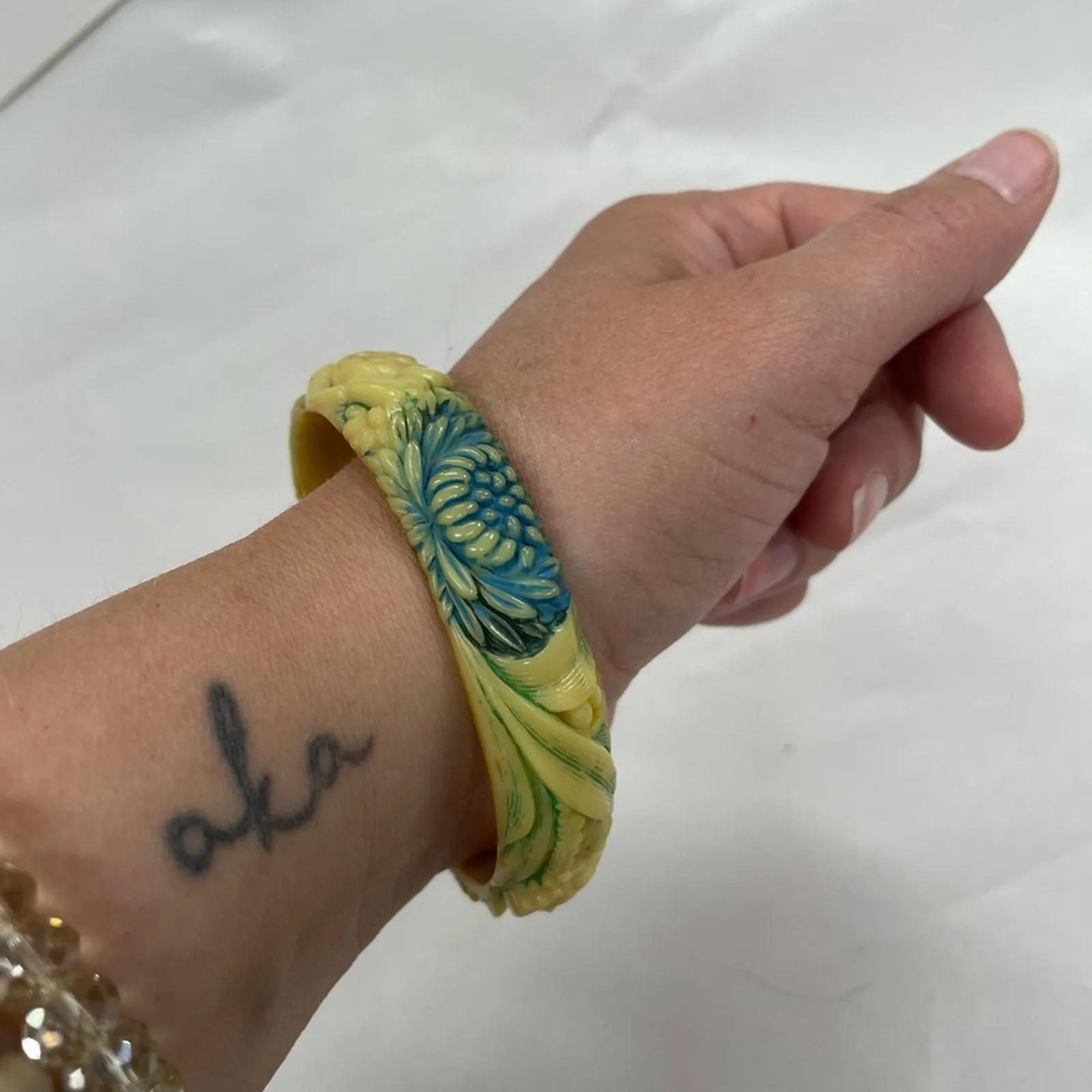 Vintage Carved Painted Celluliod Floral Bangle Art Deco Bracelet Estate Jewelry Yellow - Image 4