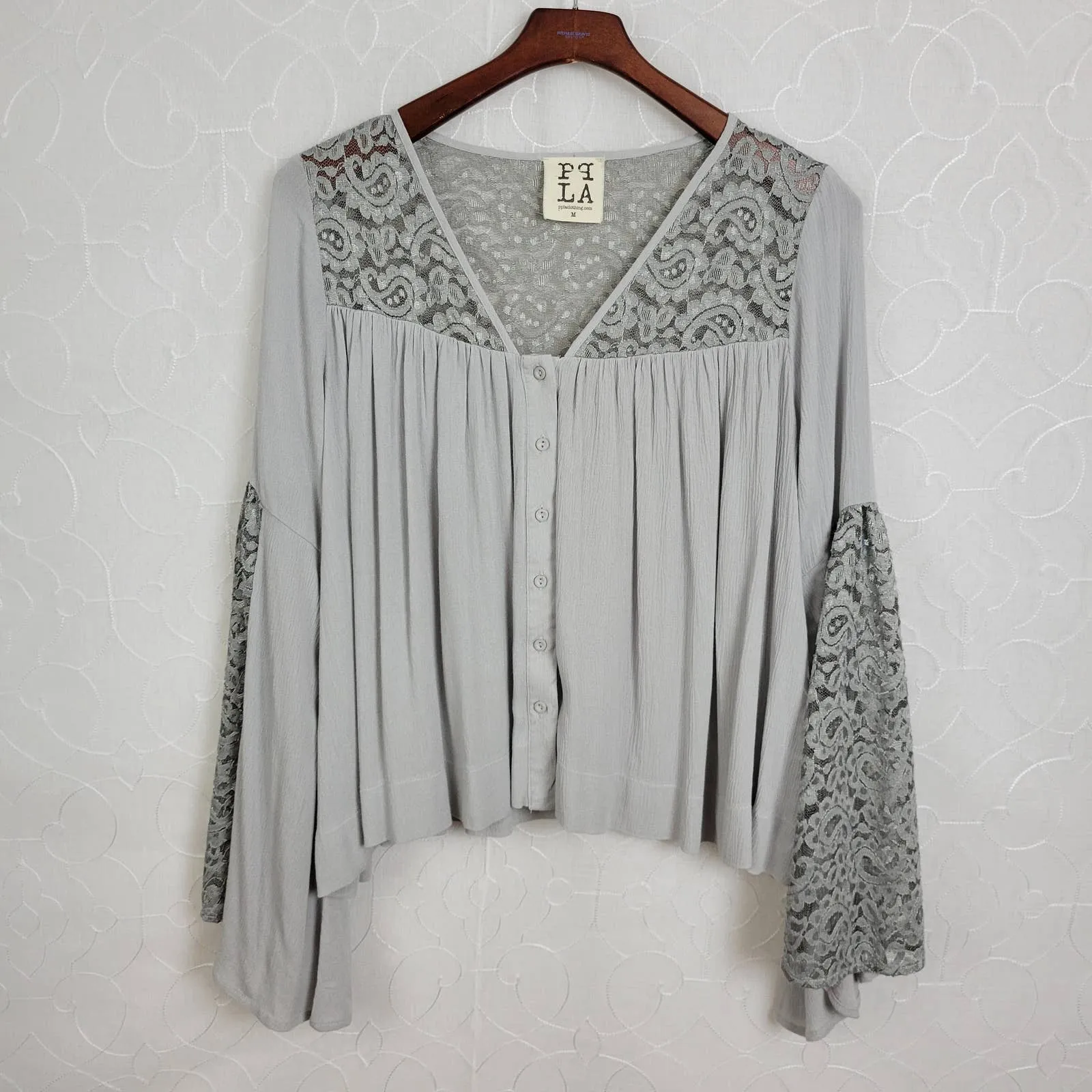 PPLA Womens Blouse Size Medium Gray Lace Long‎ Sleeves Button Down Flowy - Image 6