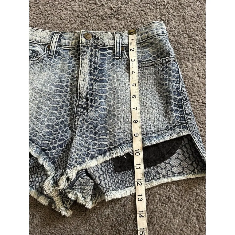 Pistola High Waist Raw Hem Croc Skin Pattern Blue Denim Shorts Size M - Image 8