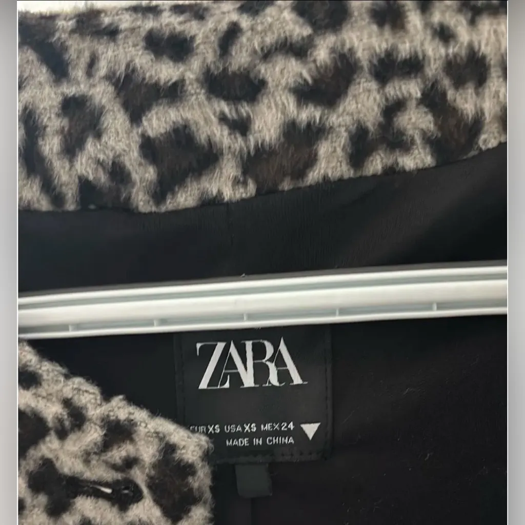 Zara Black and Gray Animal Print Jacket - Image 6