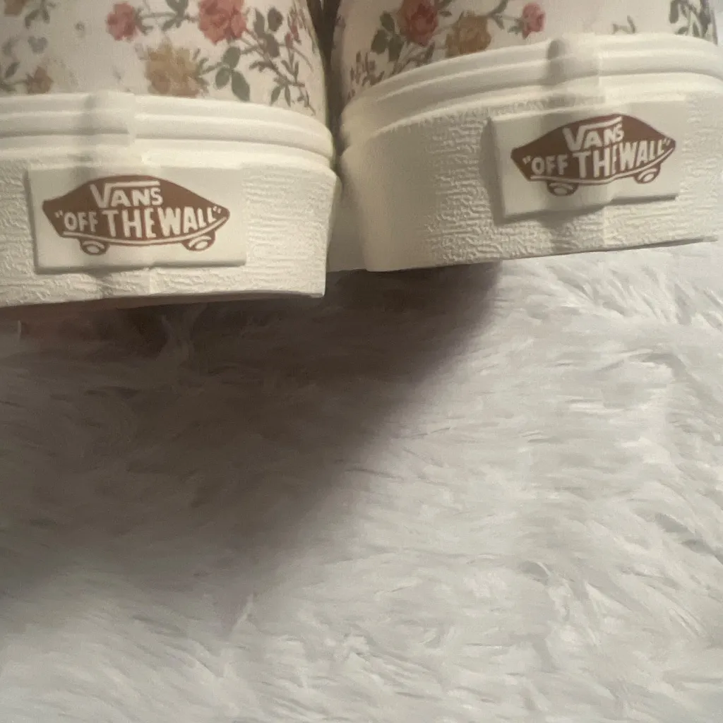 Vintage Floral Vans Slip On Size 8 - Image 4