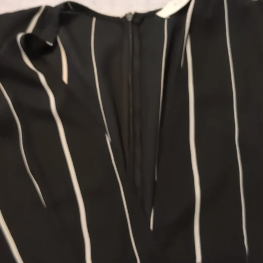 Astr the label black white striped romper size medium - Image 3