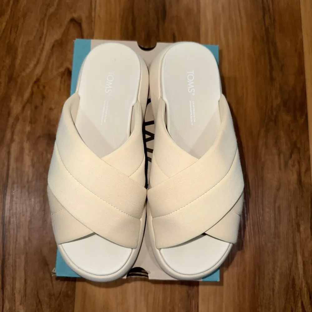 Alpargata Mallow Crossover Beige Sandal - Image 2