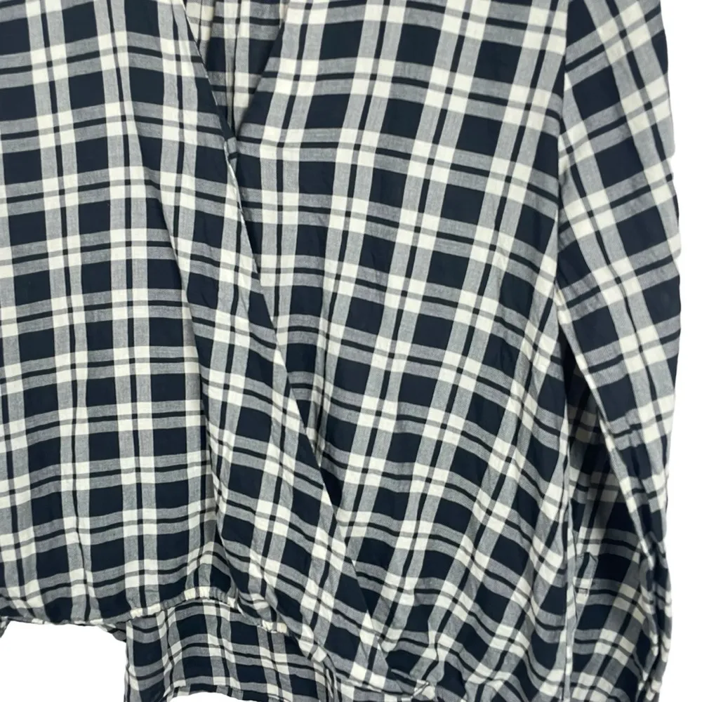 Madewell Arion Plaid Wrap Front Long Sleeve Blouse in Black/White Size M - Image 4