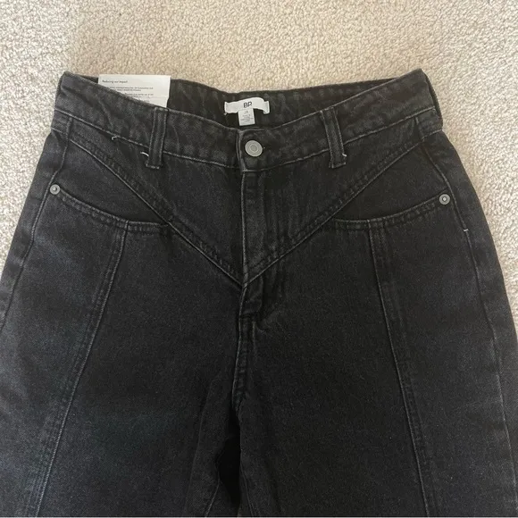 . Jeans NWT - Image 2