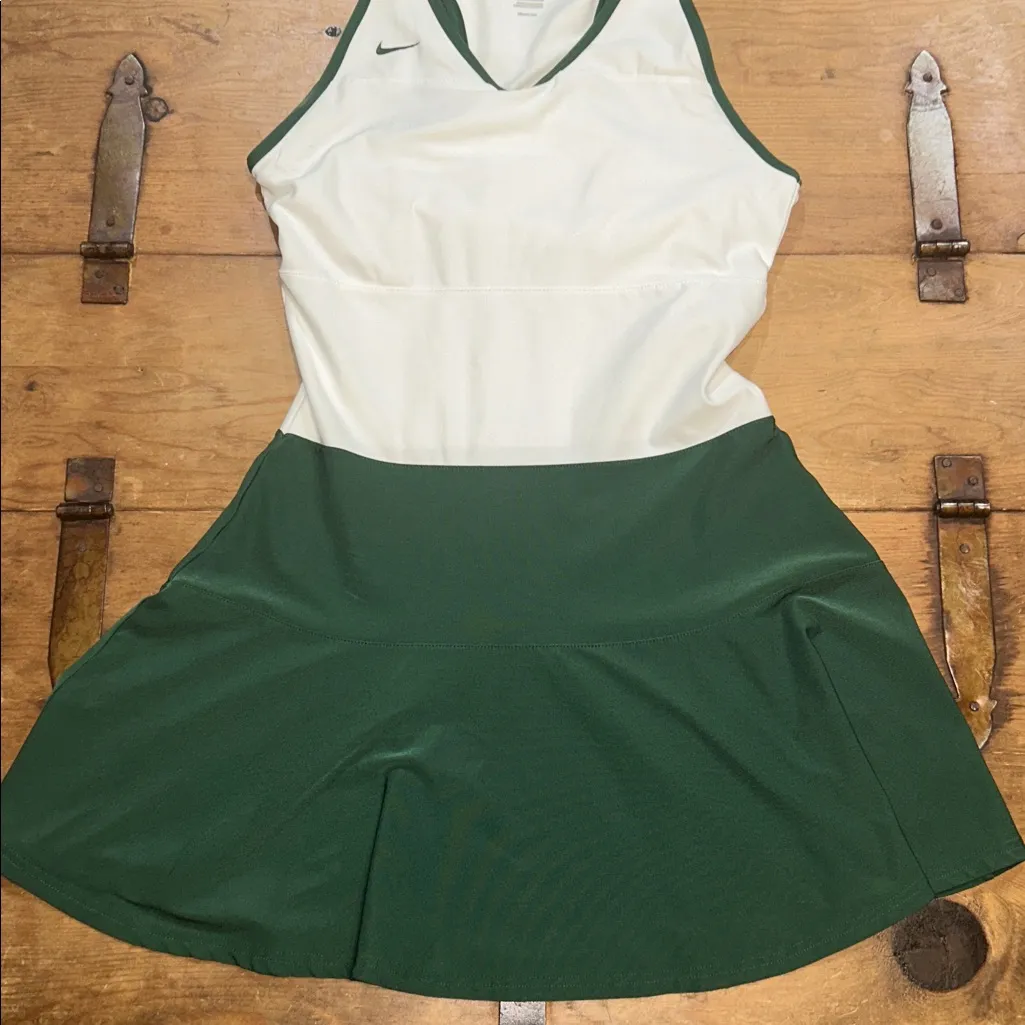 Nike Tennis Dress Women’s Medium Green & Cream | Built-In Shelf Bra - Image 5