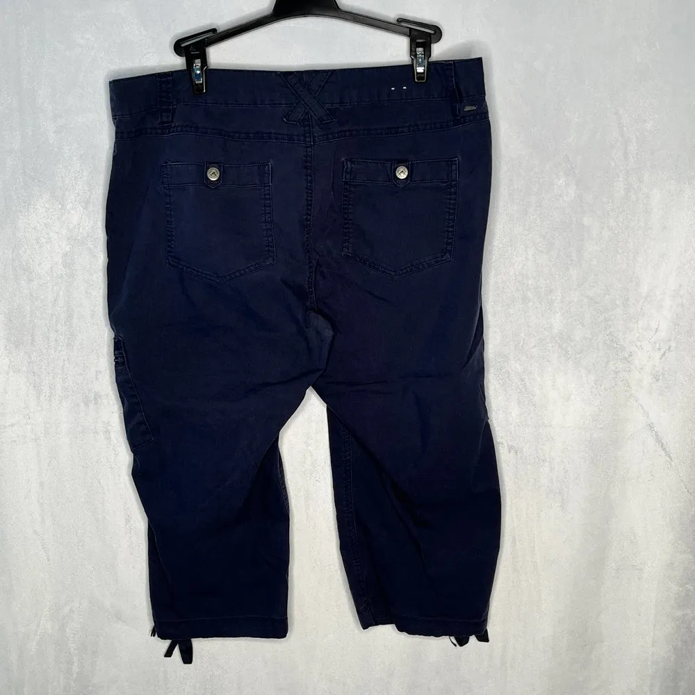 Mountain Khakis Pants Navy Capri  Cargo 12 - Image 2