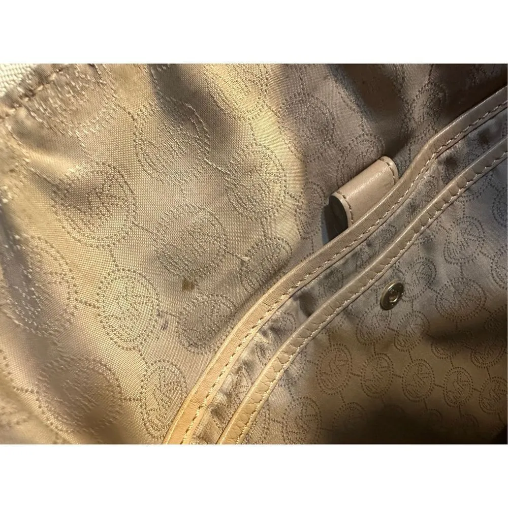 Michael Kors Purse Cream White Color - Image 6