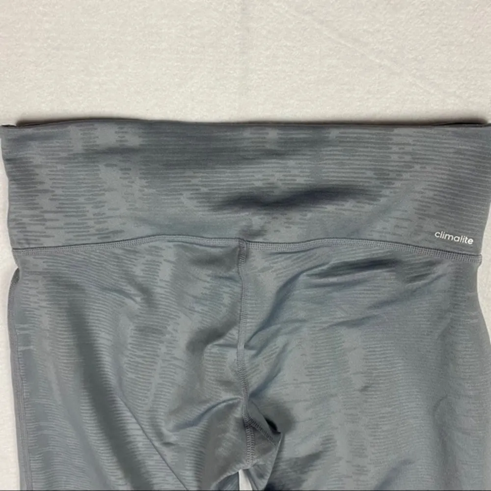 Adidas Climalite‎ Embossed Mid Rise Cropped Legging - Image 6