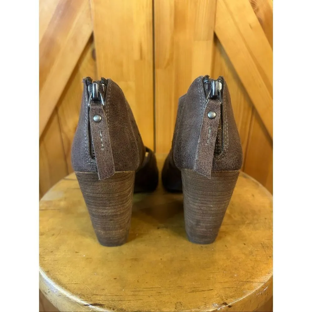 Not Rated Size 8 Santana Laser Cut Bootie Platform Peep toe Pump Sandals - Image 4