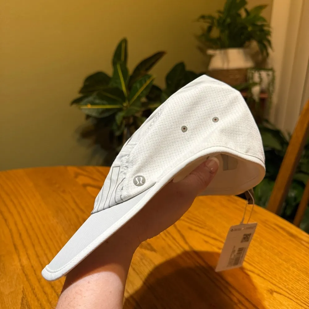 Lululemon Drawcord Hiking Cap Size S/M NWT - Image 4