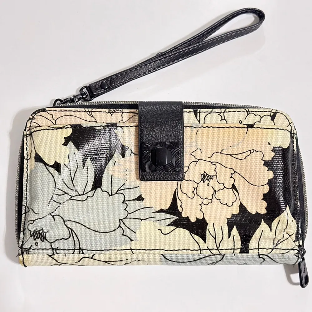 Large Smartphone Black Peony Artist Circle Clutch Bag - Image 2
