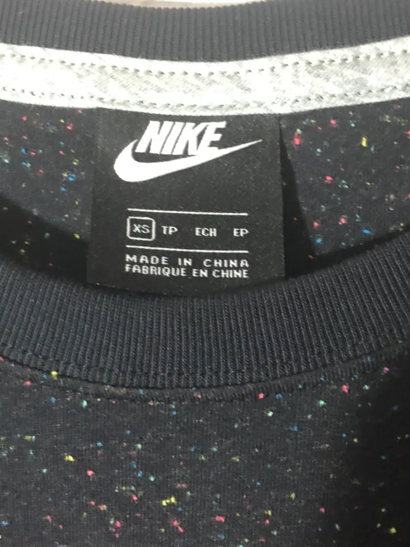 Nike Women Multi-color Graphic Tee Size - Image 3