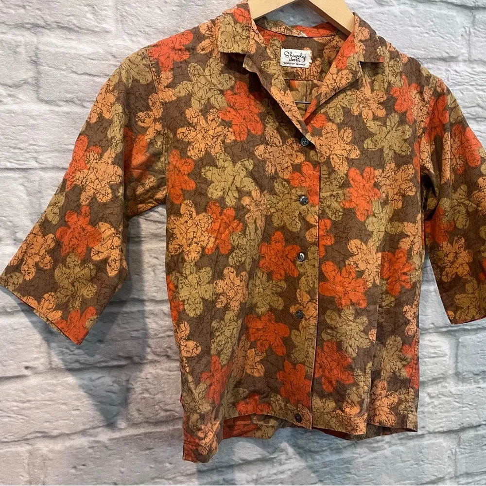 Vintage 70’s Shapely Classic Women’s XS Autumn Floral 1/2 Sleeve Button Up Top - Image 2