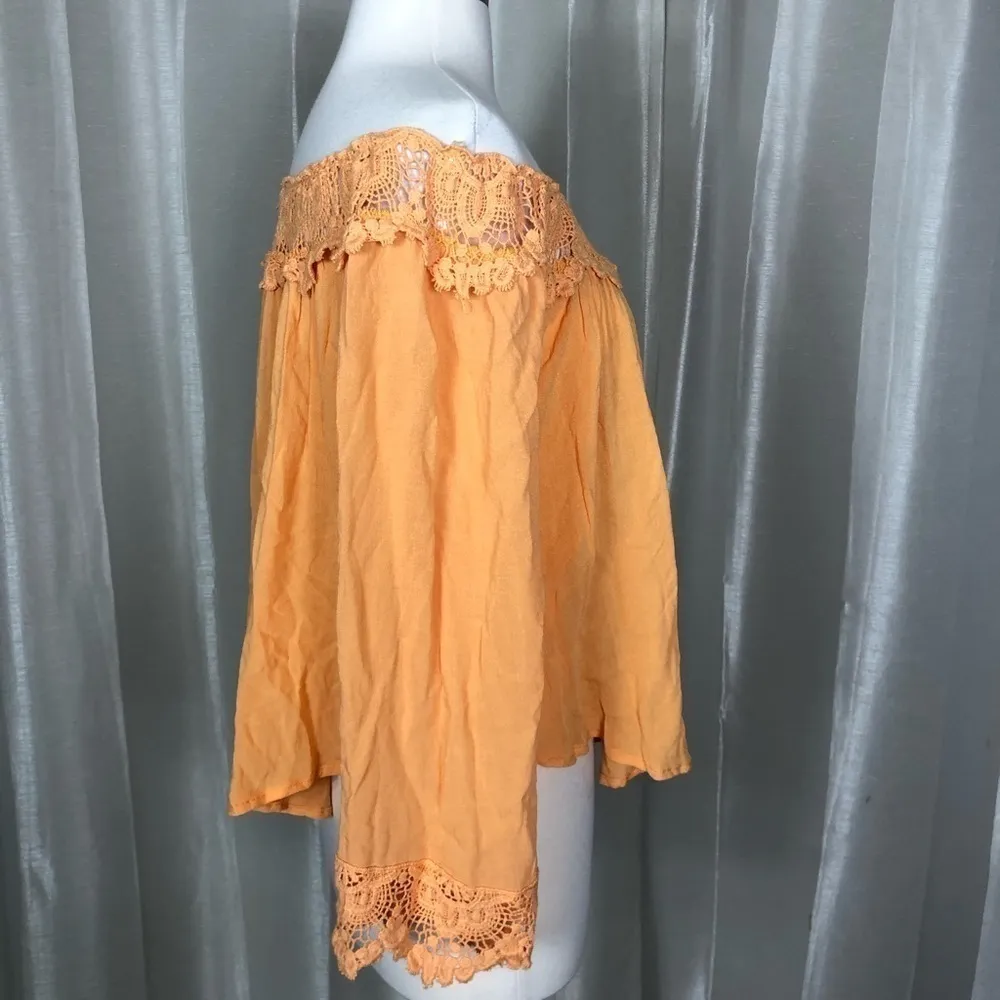 Hint‎ of mint off the shoulder top - Image 3