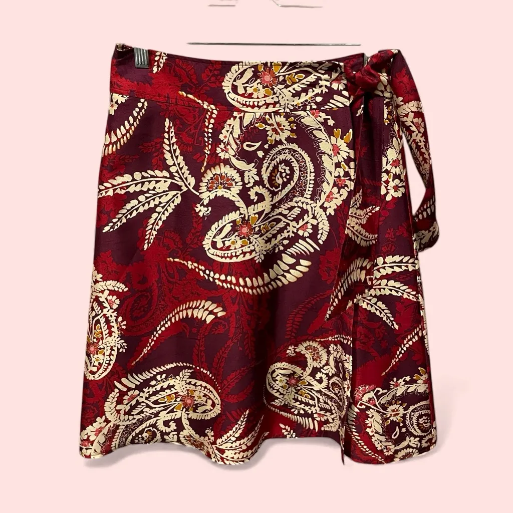 Cute deep red silk paisley wrap mini tie waist skirt Talbots floral - Image 2