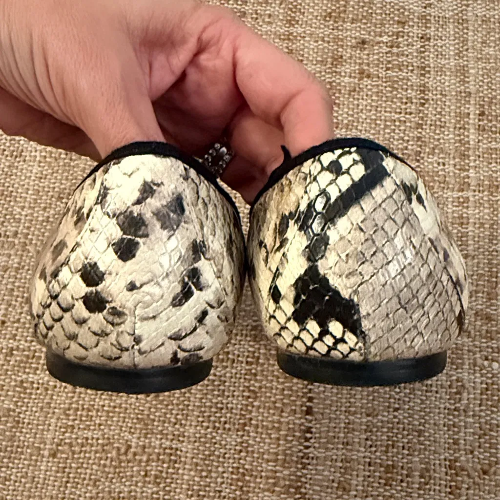 Banana Republic leather animal print snake point toe ballet flats 9.5 black tan - Image 3