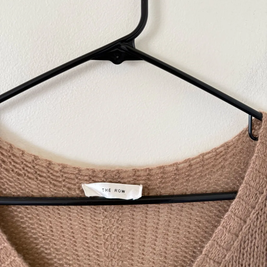 The Row Domaso Cashmere V Neck Sweater - Image 4