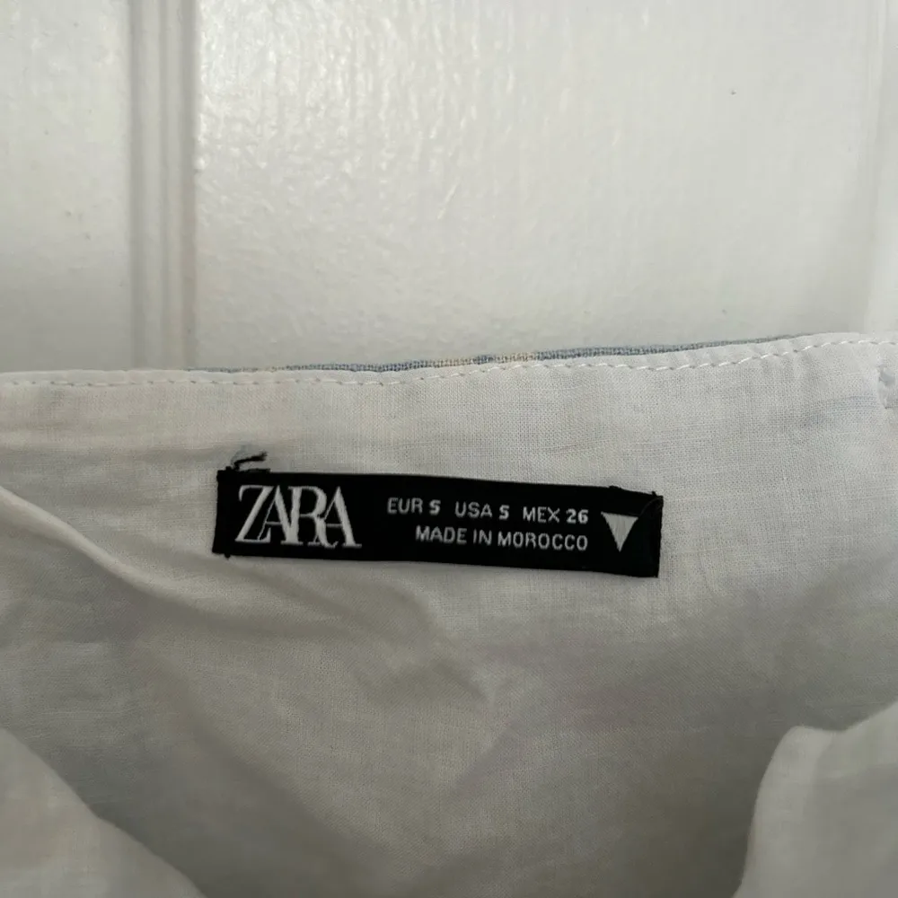 Blue and White Floral Mini Dress - Image 4