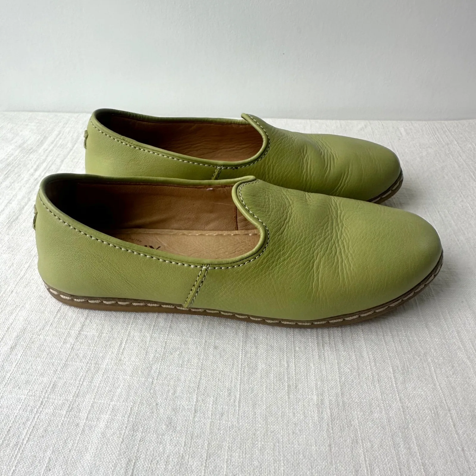 CHARIX pistachio Green Leather Slip On Loafer Flats Shoes Women Size 38 - Image 6