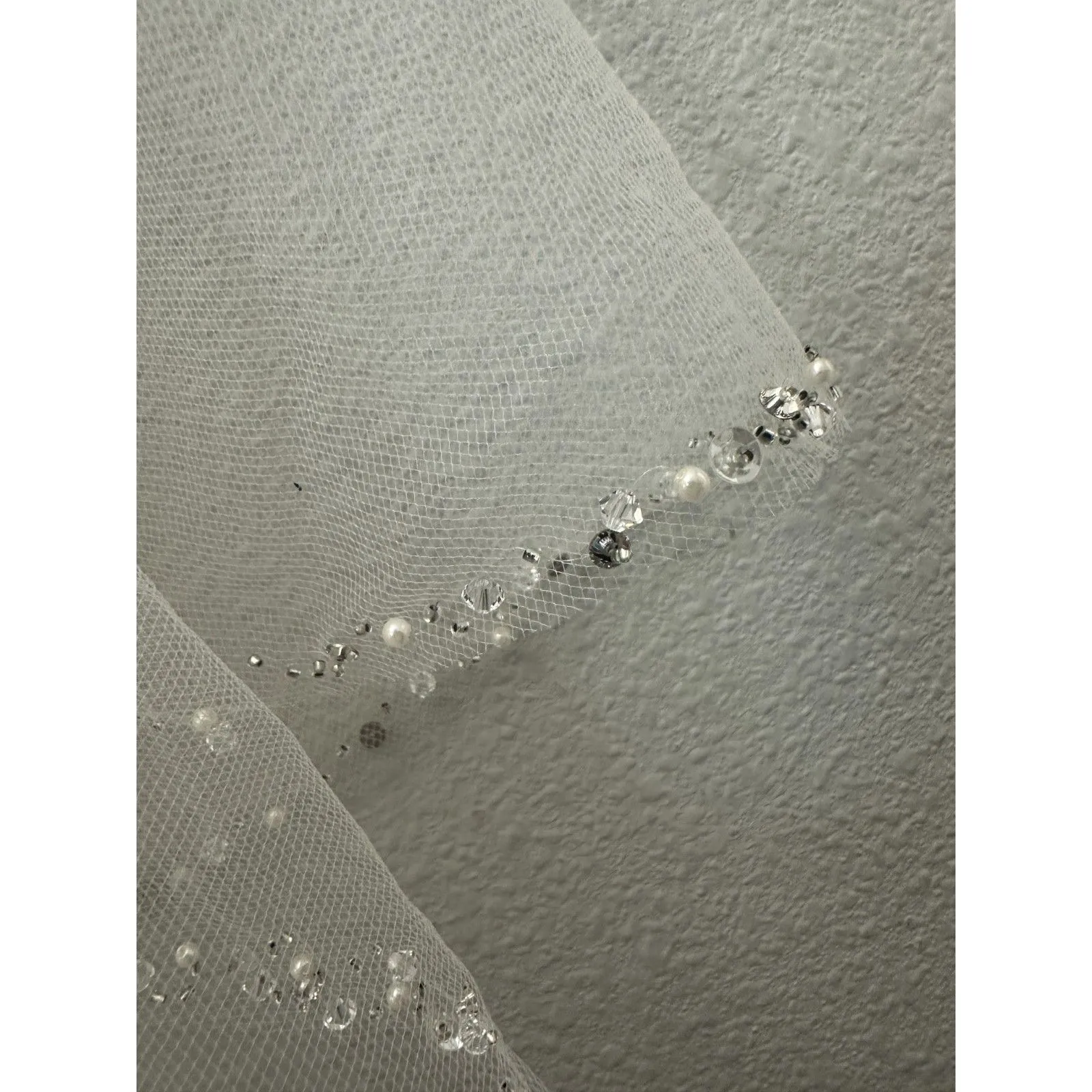 Beaded Pearl Crystal Detail Sheer Wedding Veil Metal Comb NEW without Tags White - Image 2