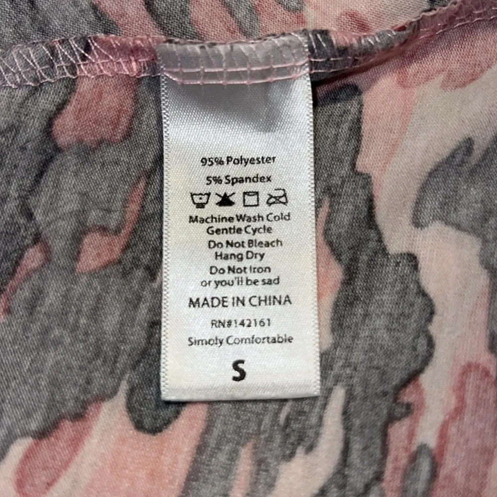 LulaRoe Pink Camo Midi Short Sleeve Round Neck Q52* - Image 4