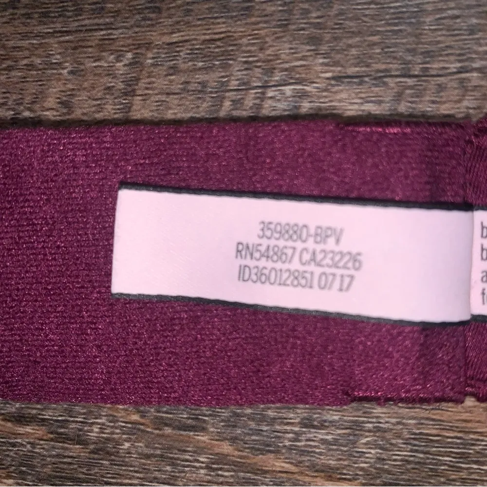 Victoria’s Secret Body by Victoria Perfect Shape 32DDD (32F)  Bra - Image 10