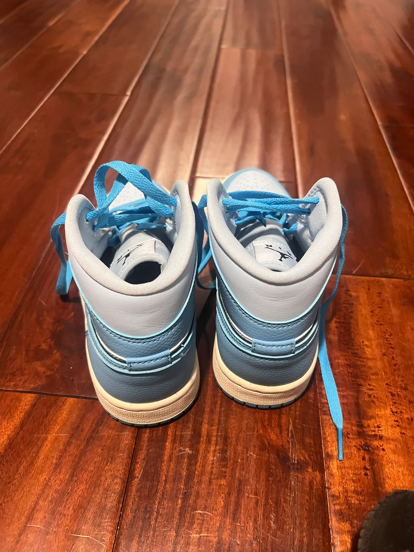 Air  1 mid - Image 4