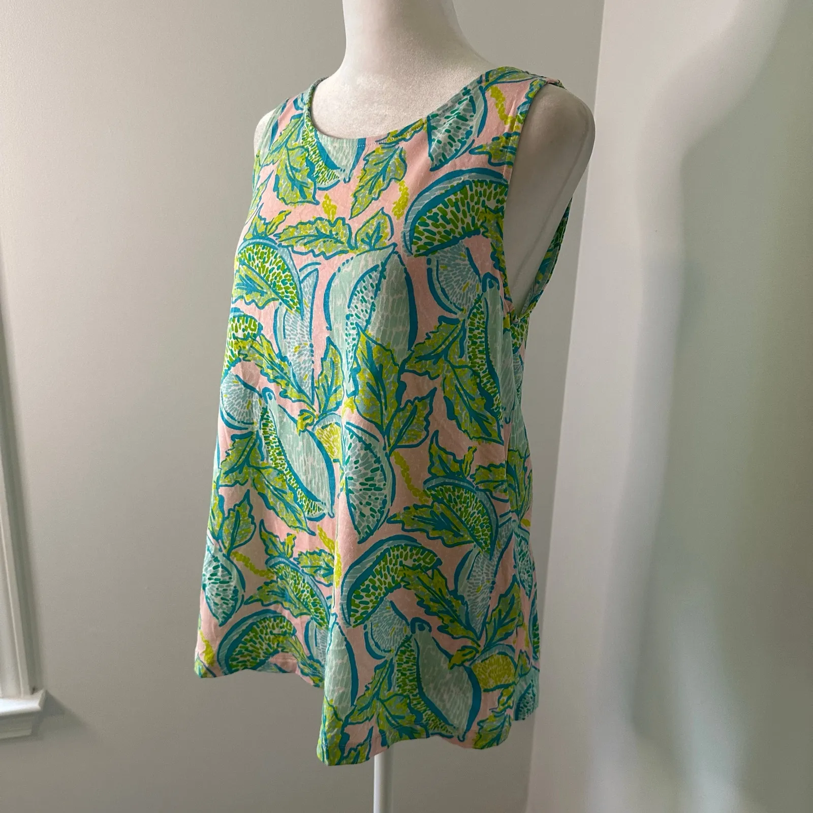 Lilly Pulitzer blue, pink & green tropical sleeveless tank top size M - Image 3