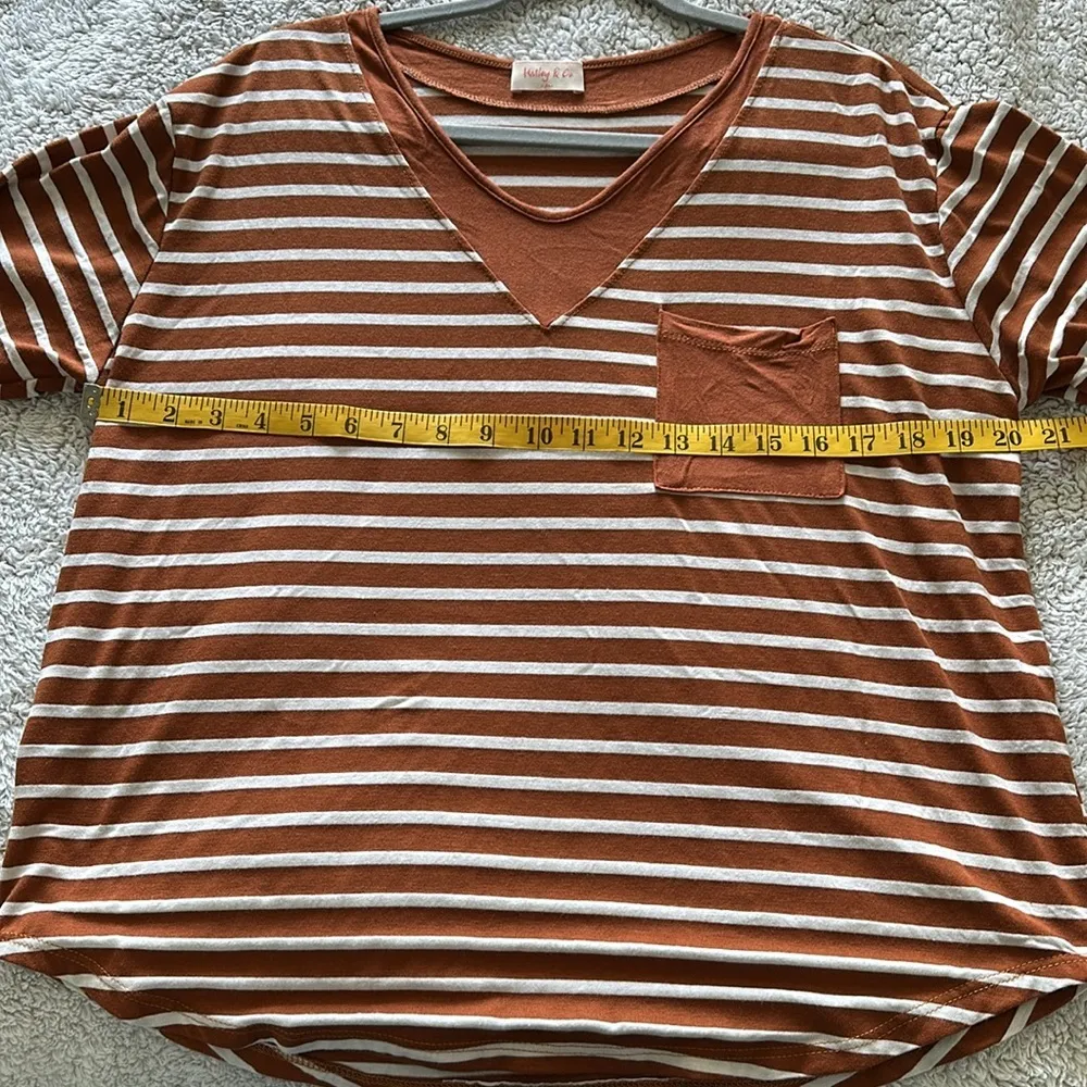 Hailey & Co Women's M Long Sleeve Pocket Tee Shirt Rust Brown Stripe Vneck Top - Image 8