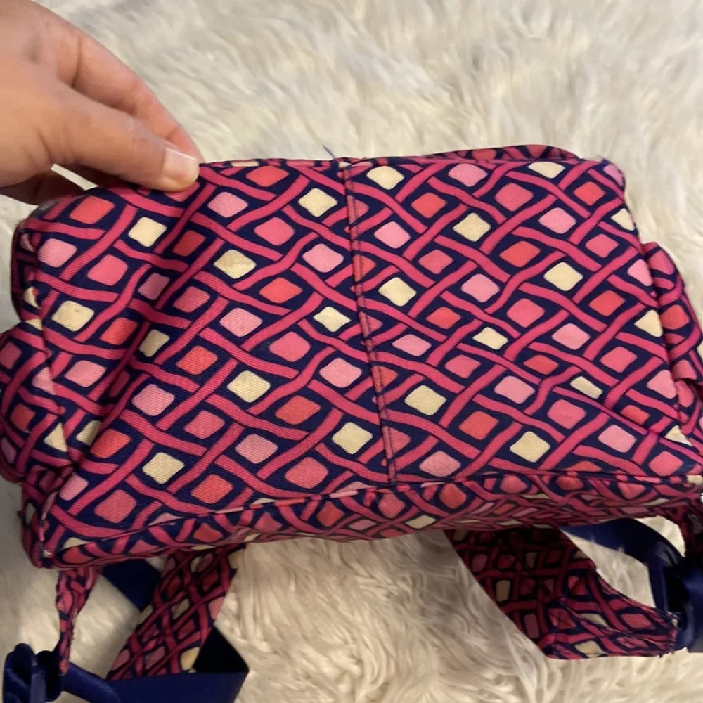 Vera Bradley Backpack very good condition backpack no rips or smell - Image 10