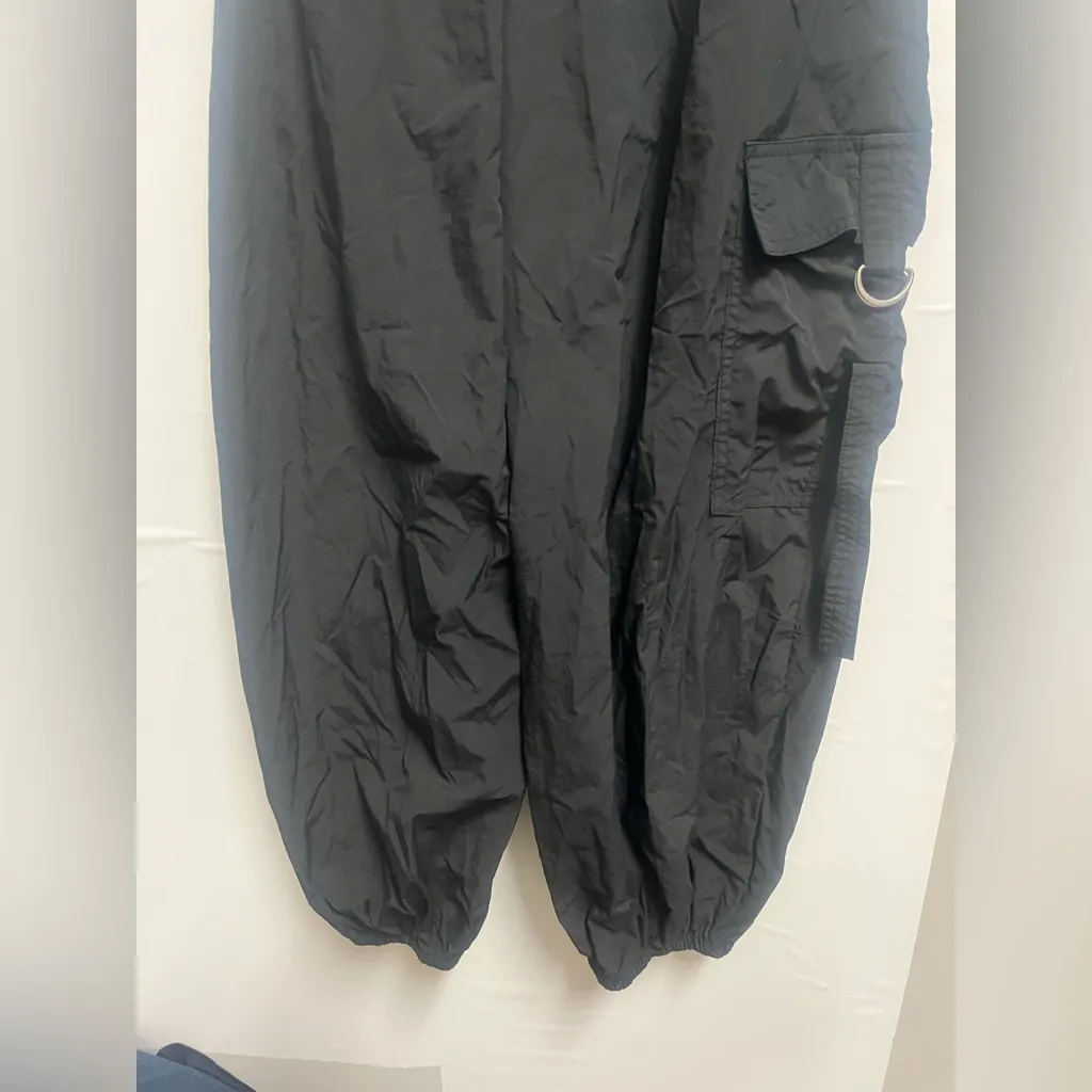 Urban Outfitters Black Balloon Parachute Cargo Pants Size XS - Image 8