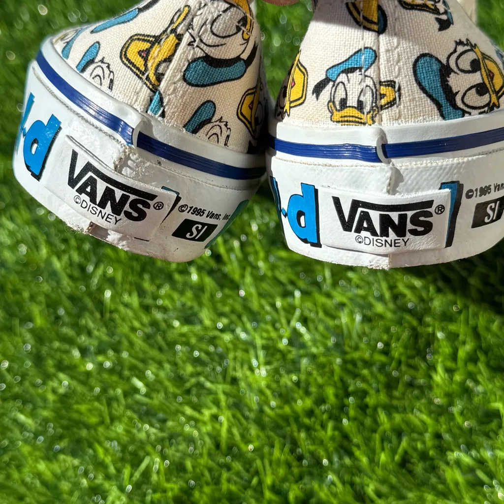 Vans X Disney Authentic “Donald Duck” Vintage 1995 Low Top Sneakers Size 8.5 - Image 4