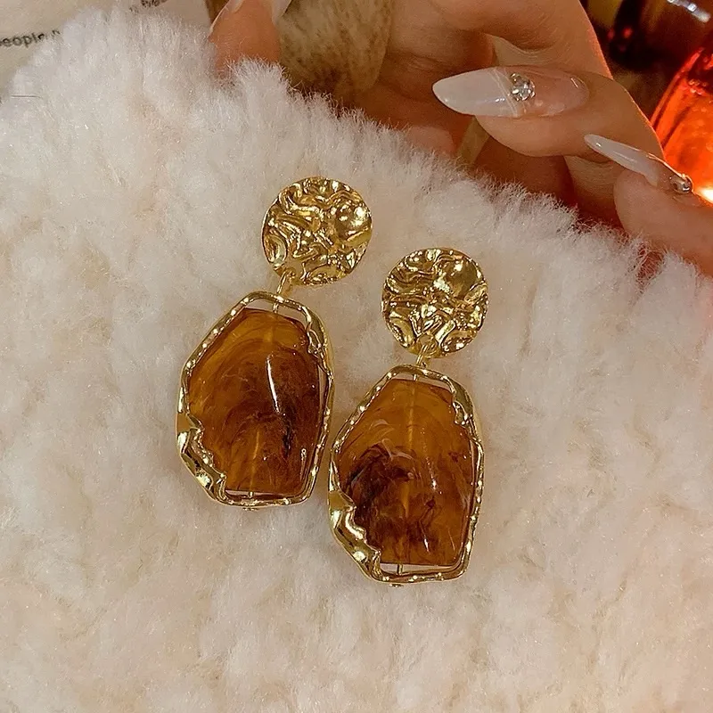 Vintage Style Amber Resin‎ Drop Earrings Irregular Gold Dangle Statement new - Image 2