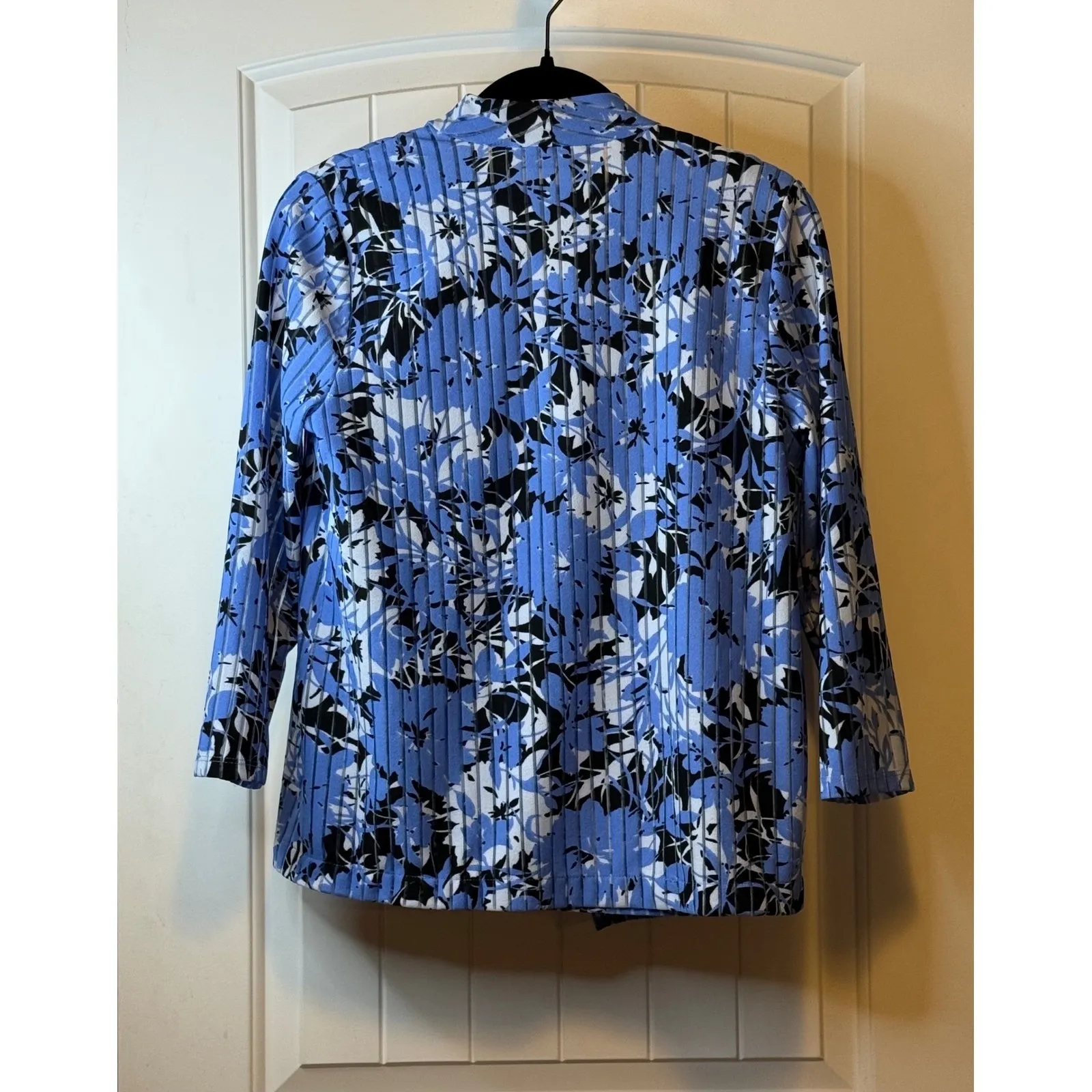 Kasper Women's 2 Piece Outfit Blue‎ Floral Pleated Jacket Tank Top PM Workwear # - Image 3