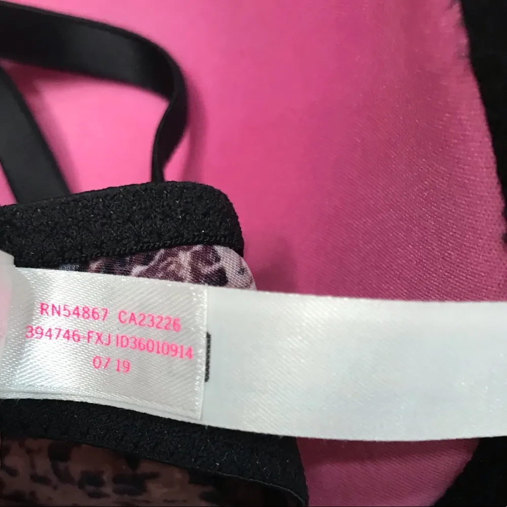 PINK Victoria’s Secret Wear Everywhere Push-up bra 34C Purple snake print - Image 9