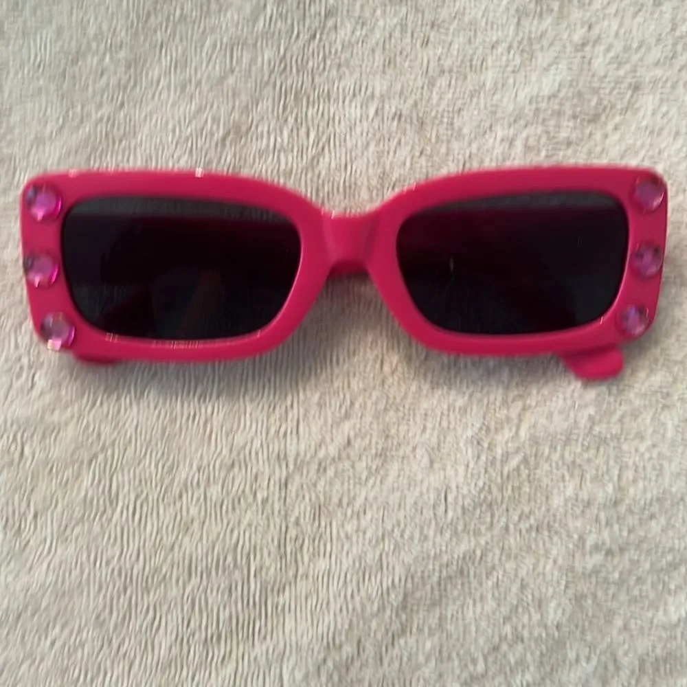NWOT Unbranded hot pink square plastic rhinestone embellished sunnies - Image 2