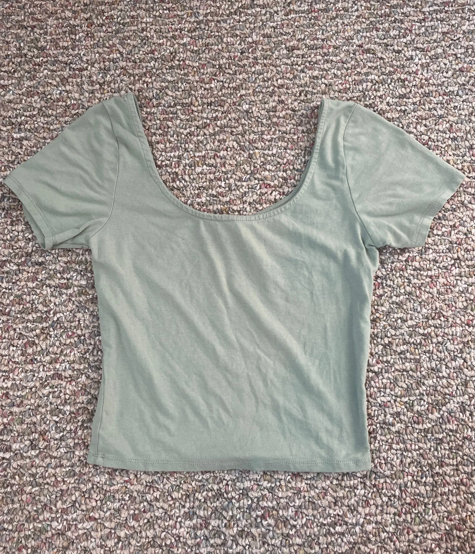green round neck top - Image 2