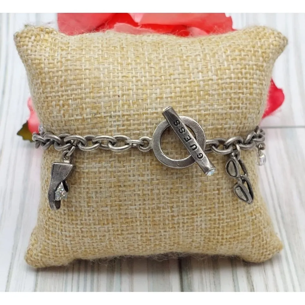 CUTE GUESS Antique Silver Tone Chain Dangle Charm Bracelet Shoe Purse Sunglasses - Image 7