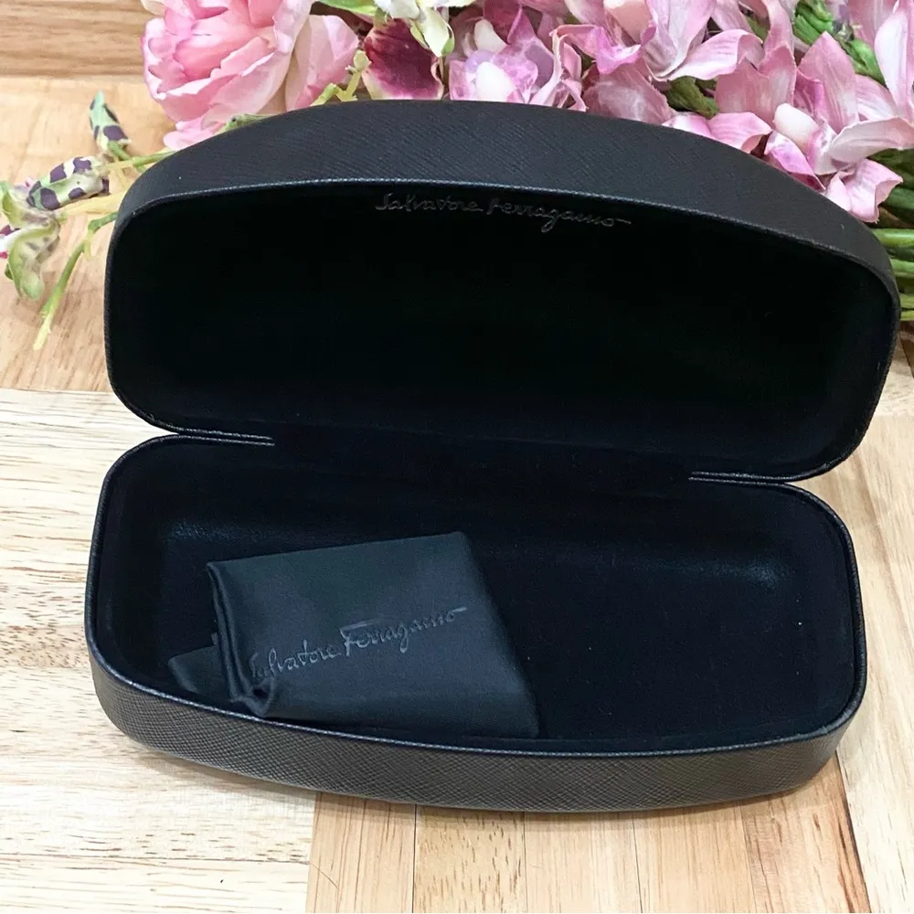 Salvatore Ferragamo Black Textured Oversized Sunglass Hard Case with Wipe Cloth - Image 3