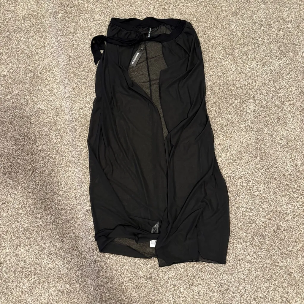NWT Pretty Little Thing Tie Side Maxi Beach Sarong | Size: Medium - Image 2