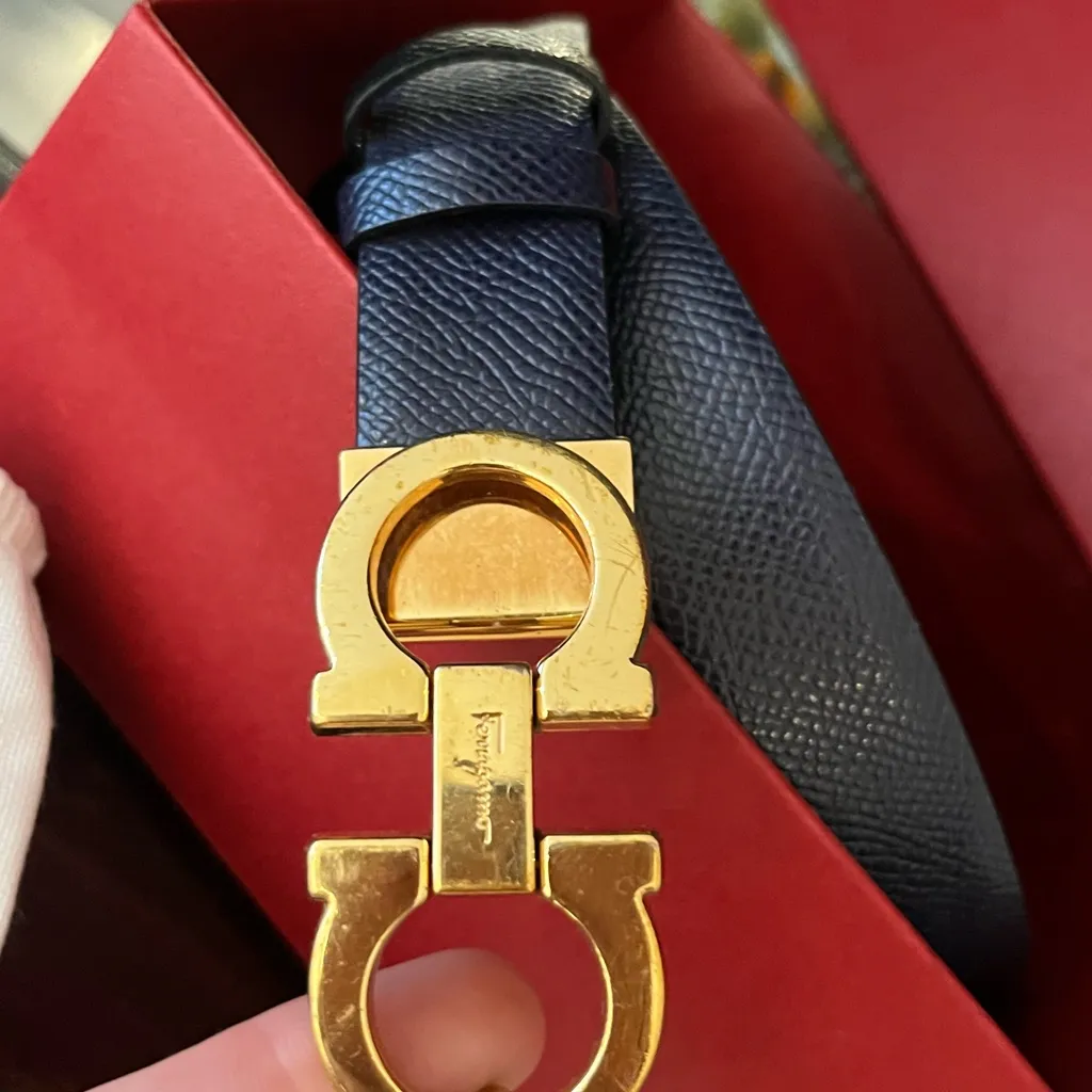 Salvatore Ferragamo Black and Gold Women's Belt - Image 4